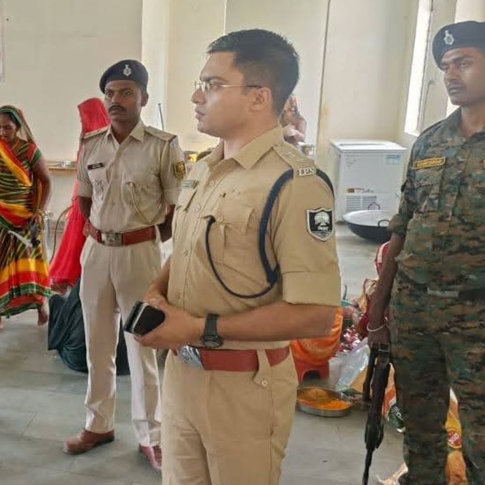 बक्सर में 3 थानों को मिले नए थानेदार:इटाढ़ी, औद्योगिक और तिलक राय के हाता में हुई तैनाती, पुलिस कार्यालय में भी बदली जिम्मेदारी