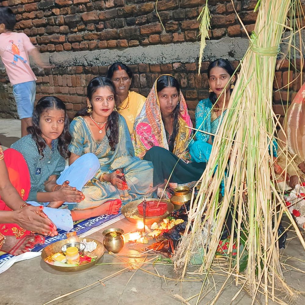 ओबरा प्रखंड में धूमधाम से मनाया गया करमा पर्व:प्रकृति, कृषि और भाई-बहन के अटूट प्रेम का दिया संदेश
