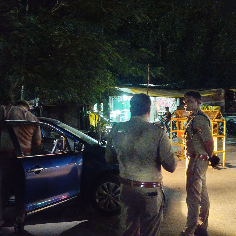 घाटमपुर में पुलिस ने चलाया गहन चेकिंग अभियान:एसीपी के नेतृत्व में भीतरगांव रोड तिराहा पर वाहनों की जांच, अपराध रोकने पर जोर
