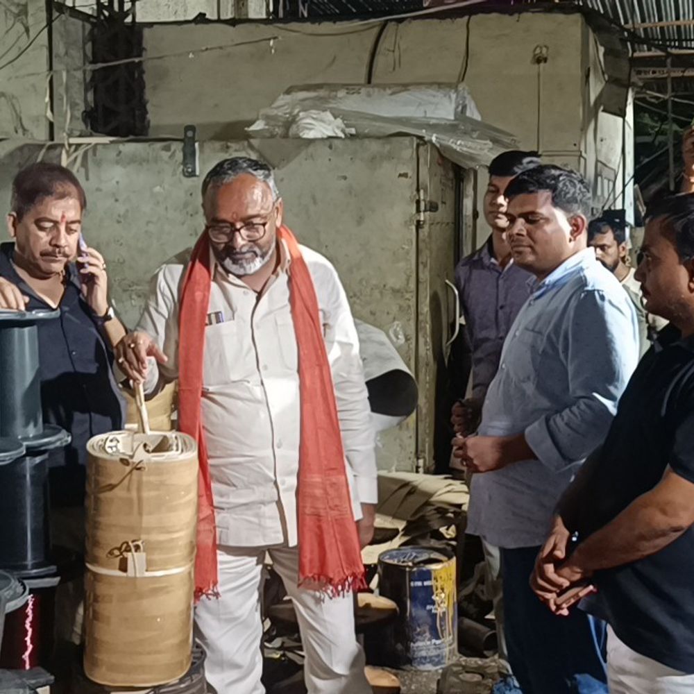 सोनभद्र में ट्रांसफार्मर रिपेयरिंग में देरी पर विधायक सख्त:बोले- ठेकेदारों की मिलीभगत से नहीं हो रहा काम, आज इनकी दवाई करूंगा