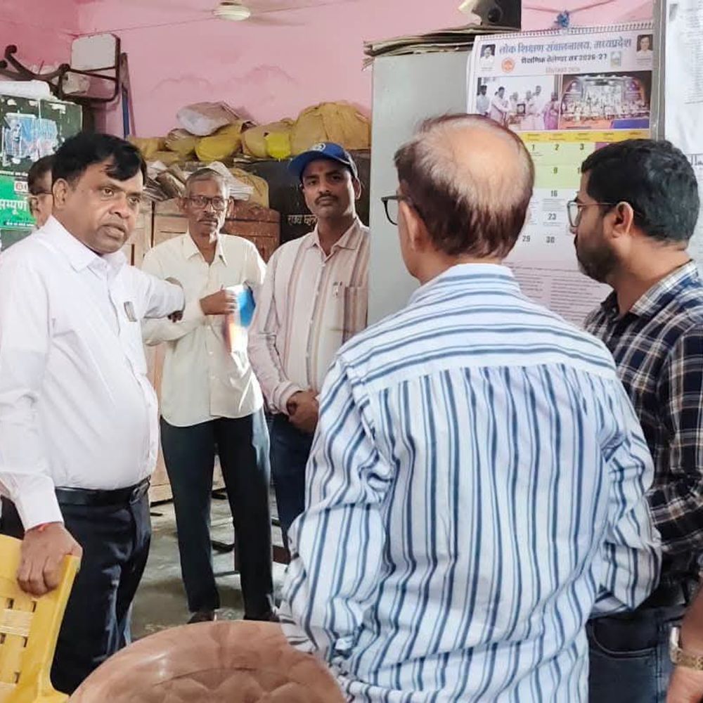 रीवा में नशे में मिले प्रभारी प्राचार्य सस्पेंड:कलेक्टर के स्कूल निरीक्षण के बाद कार्रवाई, मेडिकल जांच के निर्देश दिए गए