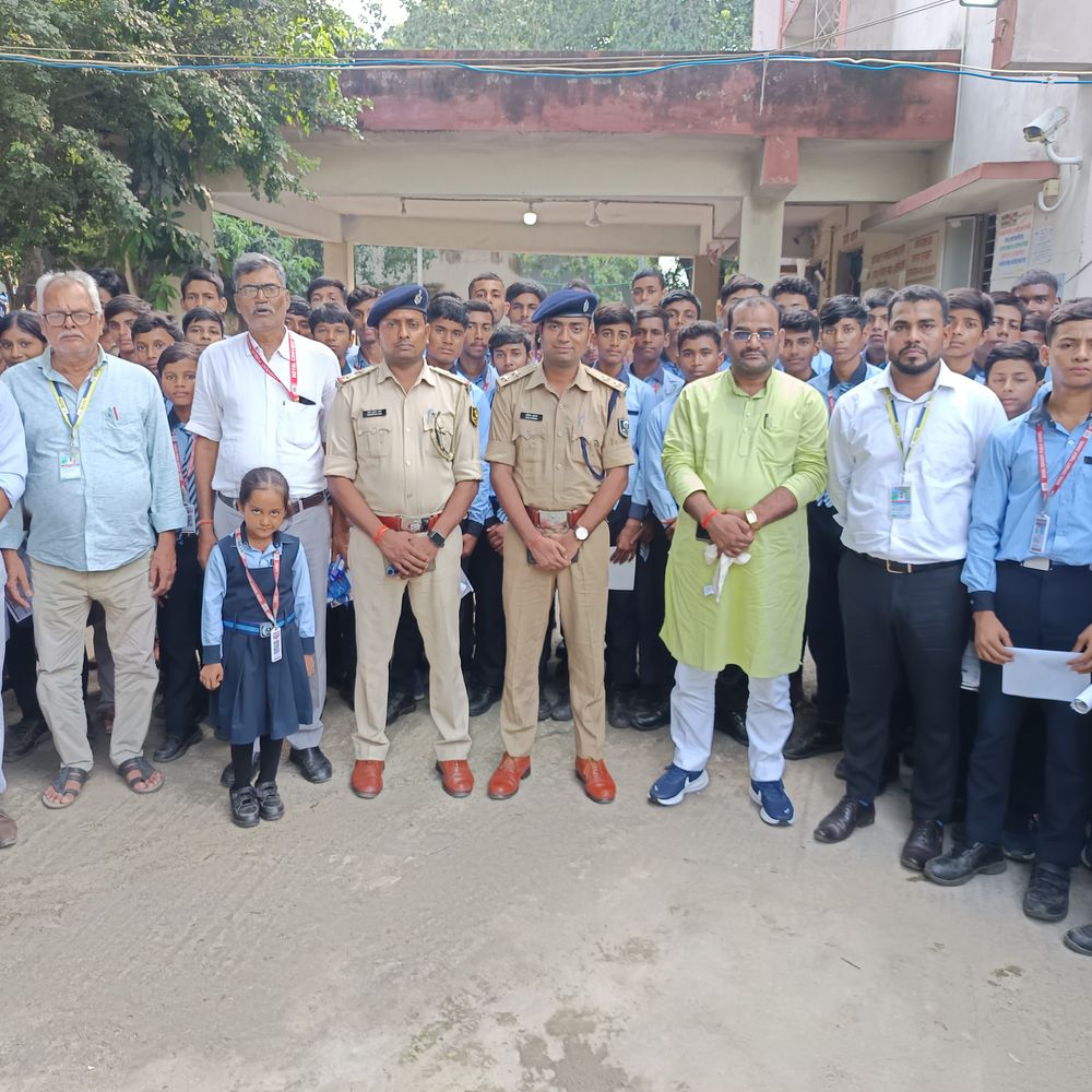 जहानाबाद में बच्चों ने थाने में जाना पुलिस का काम:हाजत और कानून की प्रक्रिया समझी; डीएसपी से किए कई सवाल