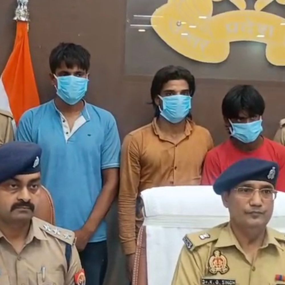बिजनौर में लूट की दो घटनाओं का खुलासा, 3 आरोपी:3 आरोपी गिरफ्तार, लूटी गई बाइक, कैश-आईकार्ड बरामद; 3 फरार