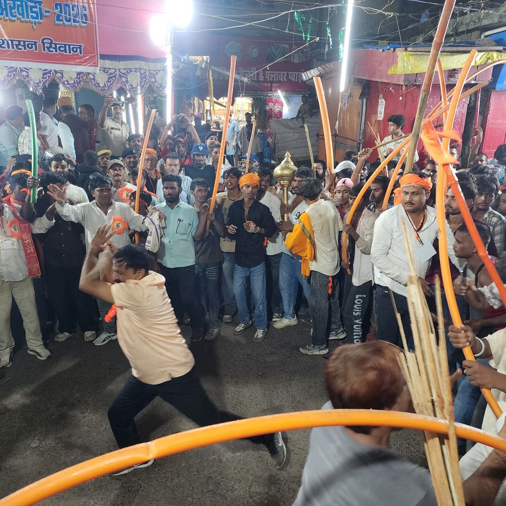 महावीरी जुलूस के दौरान पुलिस से बदसलूकी पर FIR:सीवान में अखाड़ा नंबर-1 समेत कई लोग नामजद; वीडियो फुटेज से होगी आगे कार्रवाई