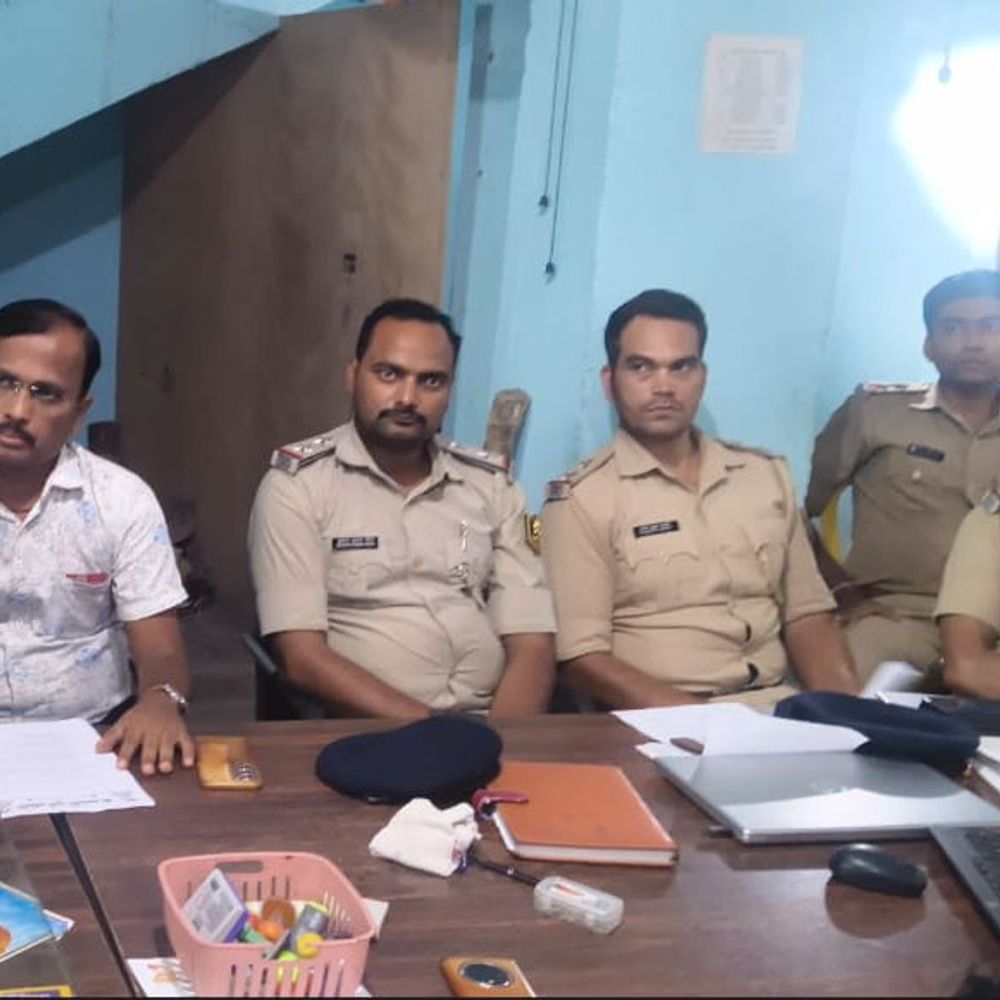 सुरसंड में गणपति पूजनोत्सव को लेकर शांति समिति की बैठक:14 से 21 सितंबर तक होगा आयोजन, लोगों ने सुरक्षा-सुविधाओं के लिए 9 मांगें रखीं