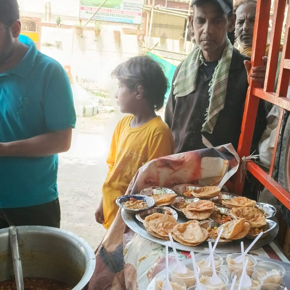 किदवई नगर में श्याम रसोई आयोजन:श्री श्याम जी सेवा समिति द्वारा जरूरतमंदों को निःशुल्क भोजन वितरित किया