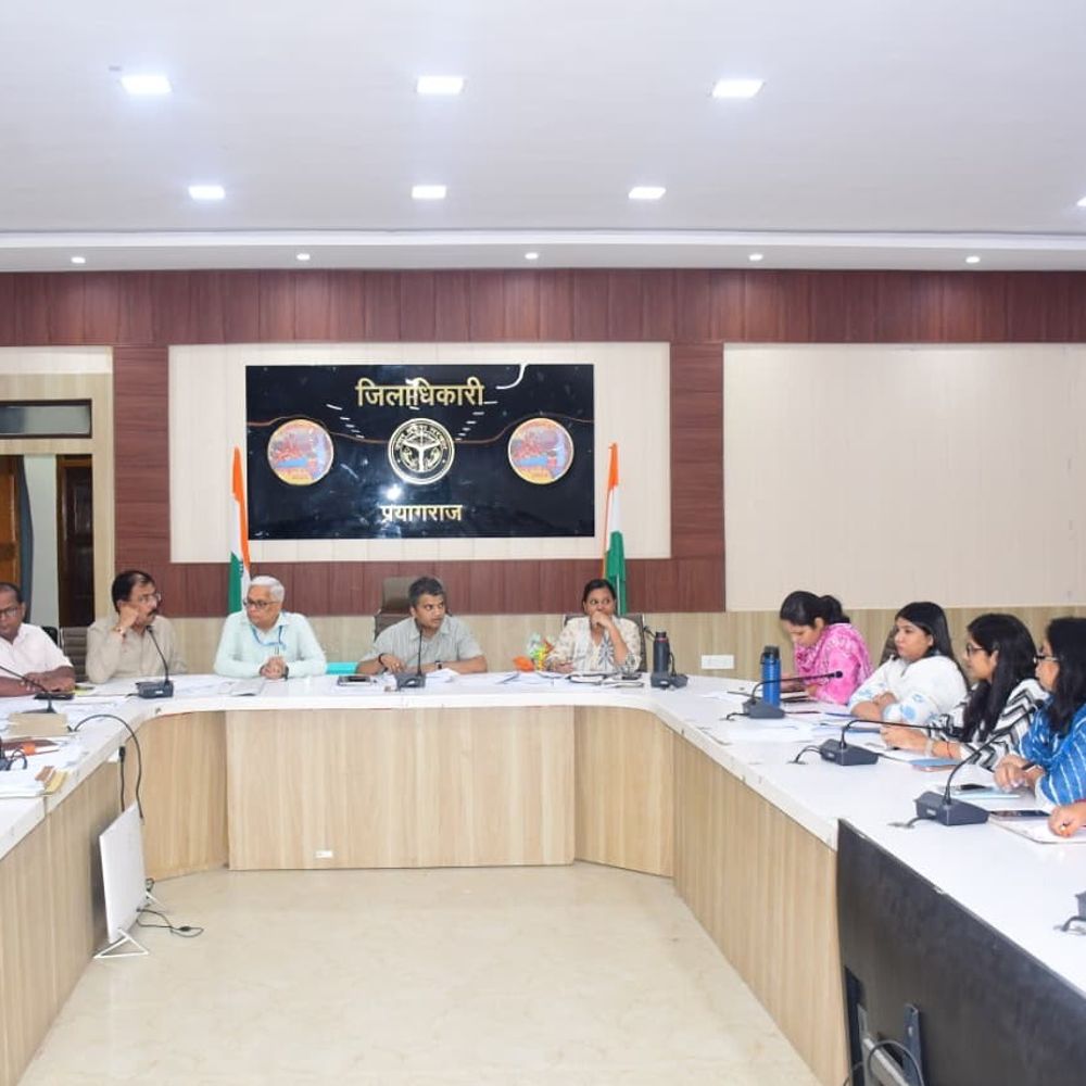 प्रयागराज में विकास कार्यों की धीमी रफ्तार पर DM सख्त:डीपीआरओ को प्रतिकूल प्रविष्टि, 4 अफसरों को कारण बताओ नोटिस और सिडको को चेतावनी