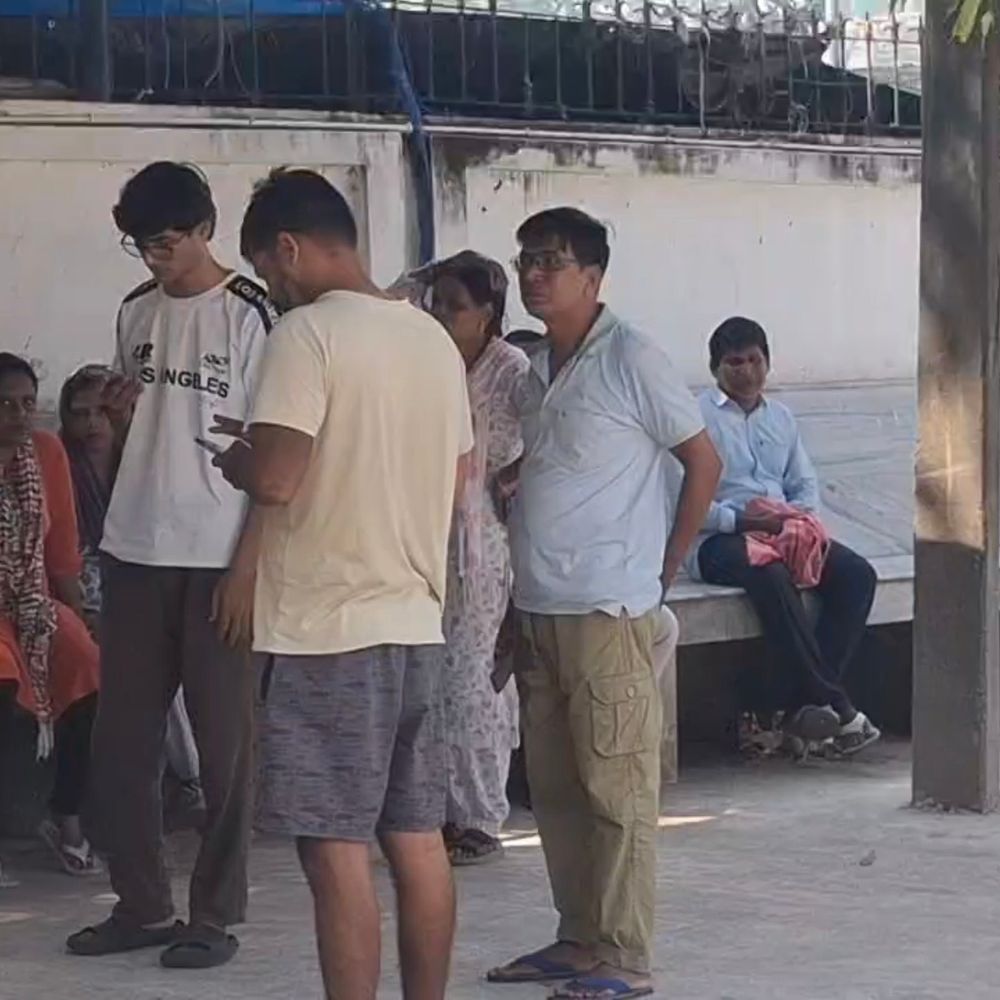 भागलपुर- हेडमास्टर बनने से एक दिन पहले टीचर की मौत:गले पर मिला काला निशान, पत्नी बोली- खाया खाना, सोने गए… कुछ देर बाद बिगड़ी हालत
