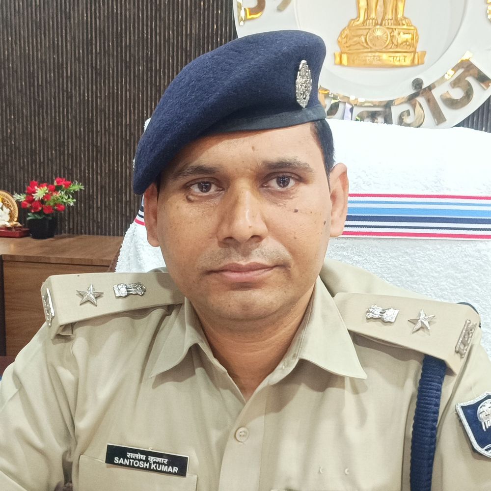 किशनगंज- पाठामारी थानेदार समेत 3 पुलिसकर्मी सस्पेंड:पशु तस्करों से मिलीभगत और अवैध वसूली का आरोप; ट्रक छोड़ने का मामला