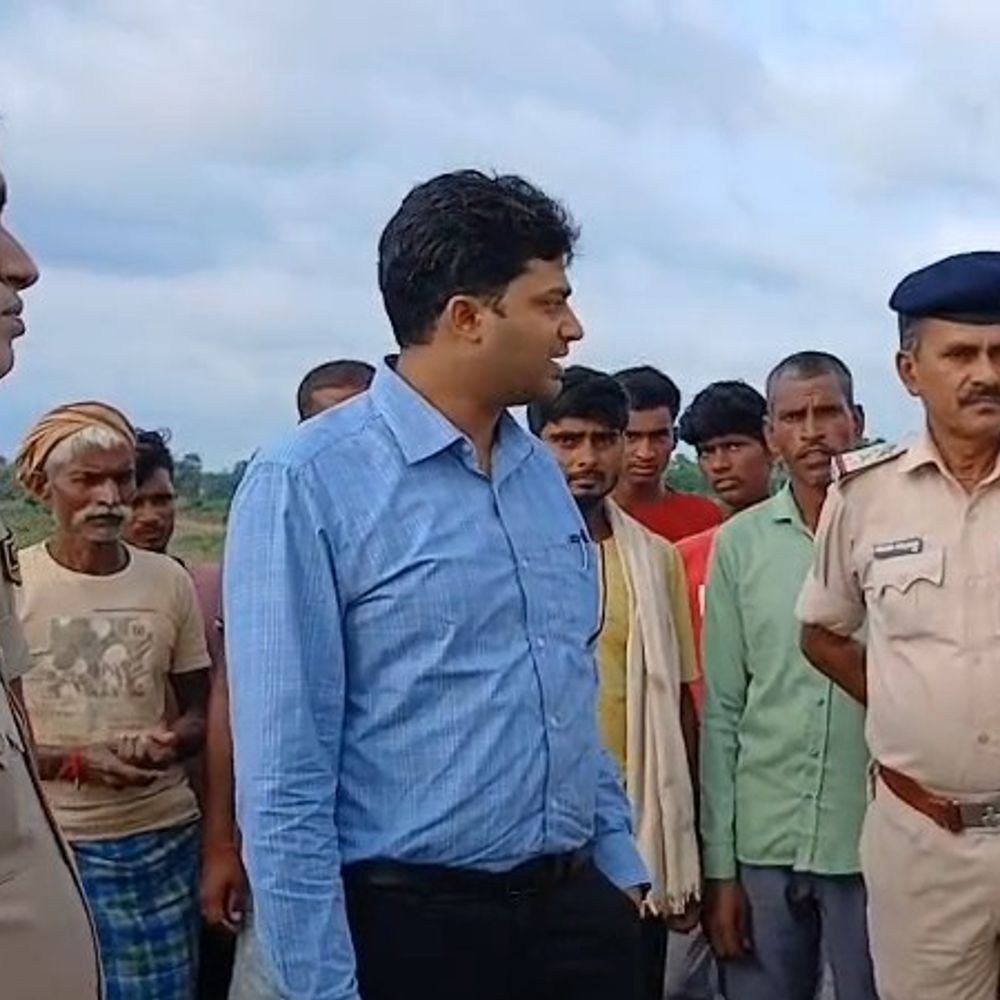 सकरी नदी का जर्जर पुल सील, डायवर्जन भी बंद:गांवों का जिला मुख्यालय से संपर्क टूटा, 12 की जगह अब तय करनी पड़ रही 40 किमी की दूरी