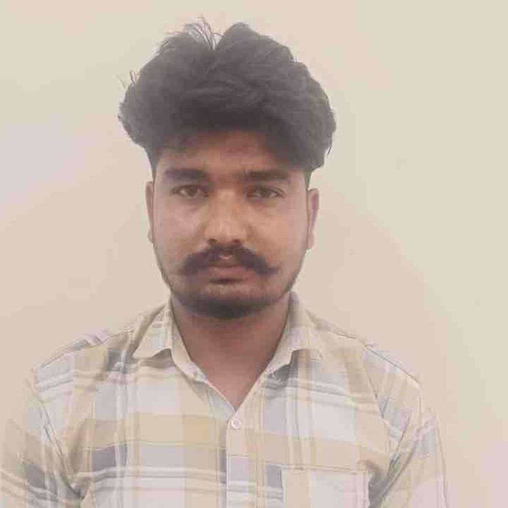 खुईया पुलिस ने हेरोइन सप्लायर को पकड़ा:15 दिन पहले दबोचे गए बदमाश ने लिया था नाम