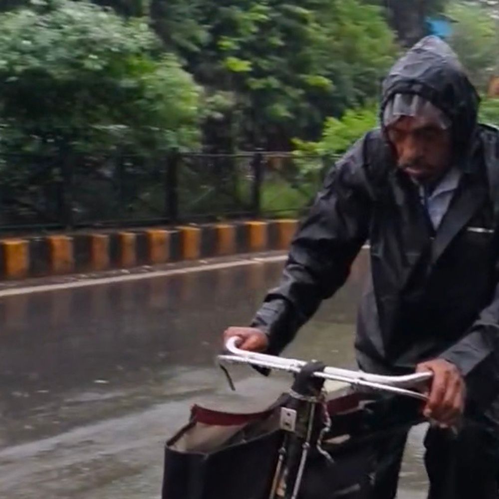ग्वालियर में कई दिनों बाद हुई बारिश:उमस भरी गर्मी से लोगों को मिली राहत, तापमान भी गिरा