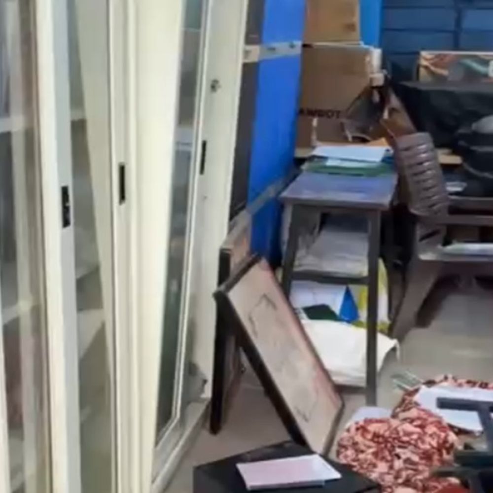 परीक्षा में नकल करने से रोका तो टीचर की पिटाई:छात्र ने कट्‌टा भी लहराया, परिजन ने स्कूल में घुसकर तोड़फोड़ भी की