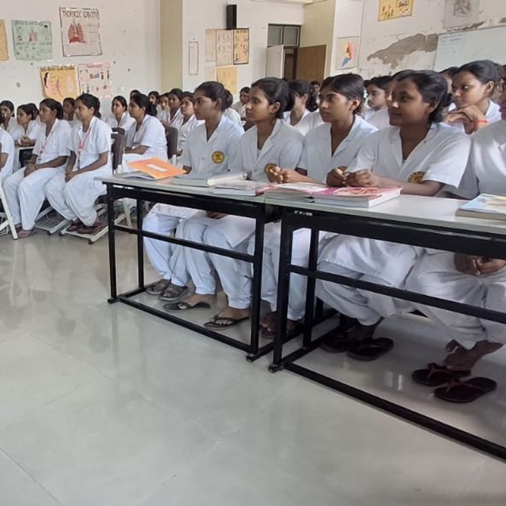 शेखपुरा में जिला स्वास्थ्य विभाग का आत्महत्या रोकथाम दिवस:GNM कॉलेज में जागरूकता शिविर, टेली-मानस हेल्पलाइन की जानकारी दी