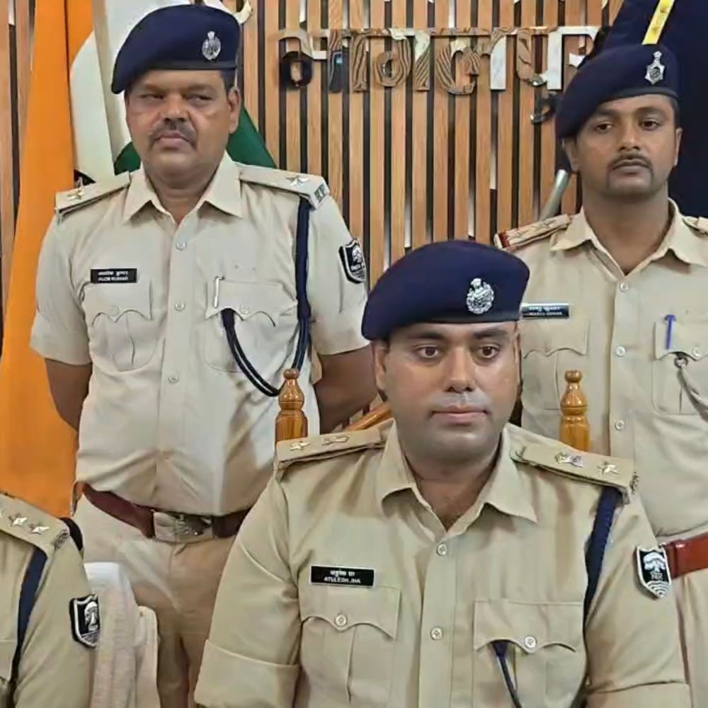पैसों के लेन-देन में हत्या के बाद दफनाया शव:दुर्गंध उठी तो पुलिस लाश तक पहुंची, दो आरोपियों को किया गिरफ्तार
