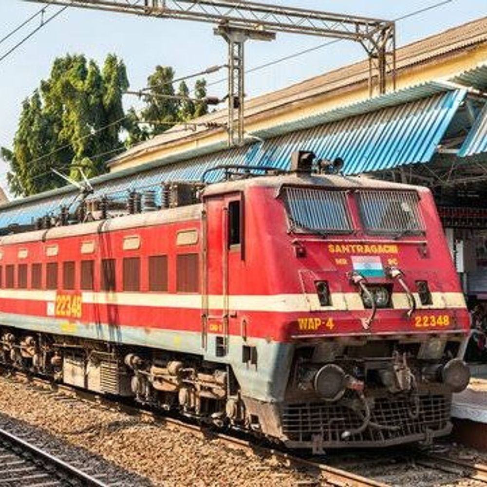 नई दिल्ली-हावड़ा फेस्टिवल स्पेशल ट्रेन के फेरे बढ़े:रेलवे ने लिया फैसला, अब हफ्ते में तीन दिन चलेगी, फिरोजाबाद में यात्रियों को मिलेगा फायदा