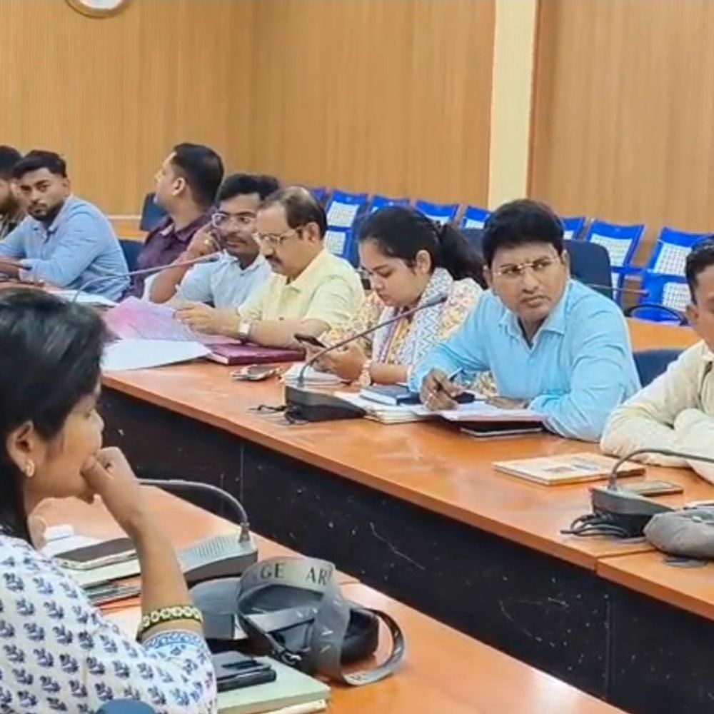 शेखपुरा में ‘पंचायतवार चुनी जाएंगी 10 महत्वपूर्ण योजनाएं’:मुख्य सचिव के निर्देश पर चयन, डीएम ने की समीक्षा; पोर्टल पर अपलोड होगी रिपोर्ट