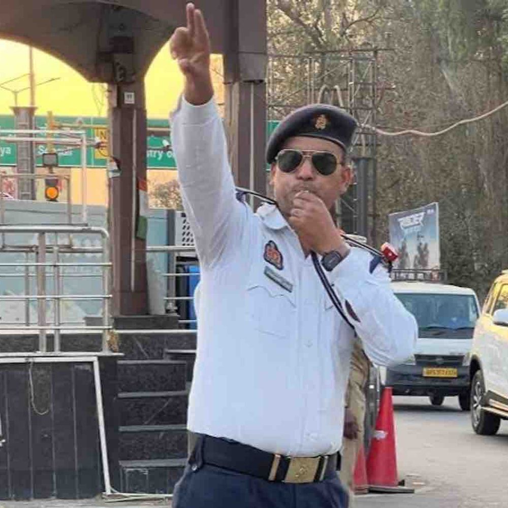 गोरखपुर में जन्माष्टमी पर बदली रहेगी ट्रैफिक व्यवस्था:8 घंटे भारी वाहनों की एंट्री बंद, कई चौराहों पर रहेगा डायवर्जन