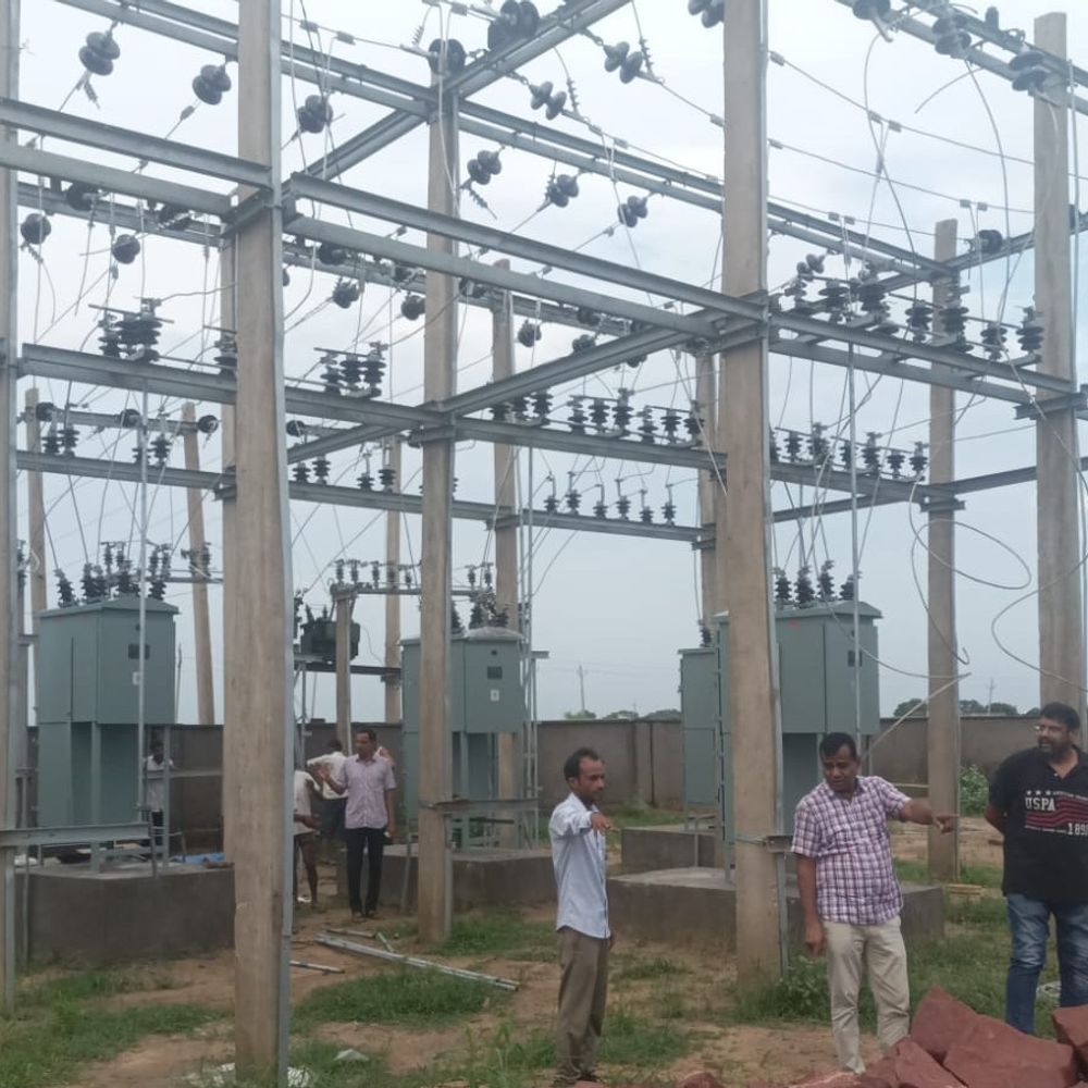 धौलपुर में RDSS के तहत बिजली सुधार का काम शुरू:187 फीडरों पर लगेंगे नए ट्रांसफॉर्मर-केबल; पुरानी फर्म ब्लैकलिस्ट होने से हुई देरी