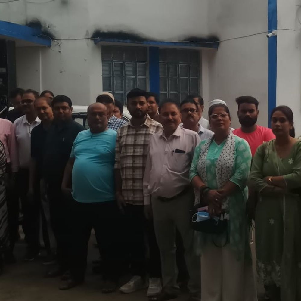 वेतन नहीं मिला तो हड़ताल पर जाएंगे डॉक्टर:अररिया में 24 घंटे का अल्टीमेटम,बायोमेट्रिक हाजिरी की शर्त से वेतन रोके जाने का आरोप