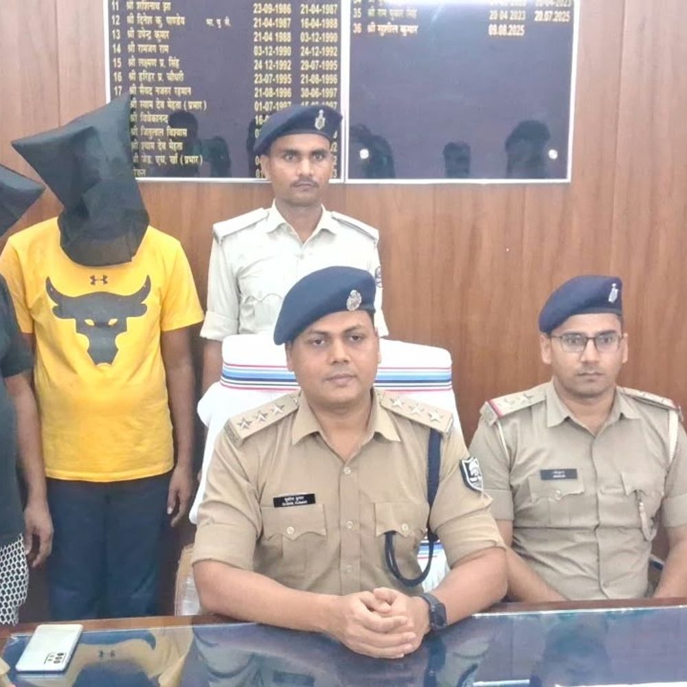 अररिया पुलिस ने ऑपरेशन प्रहार में 2 स्मैक तस्कर पकड़े:103 ग्राम स्मैक, बाइक और 13500 रुपए कैश मिला