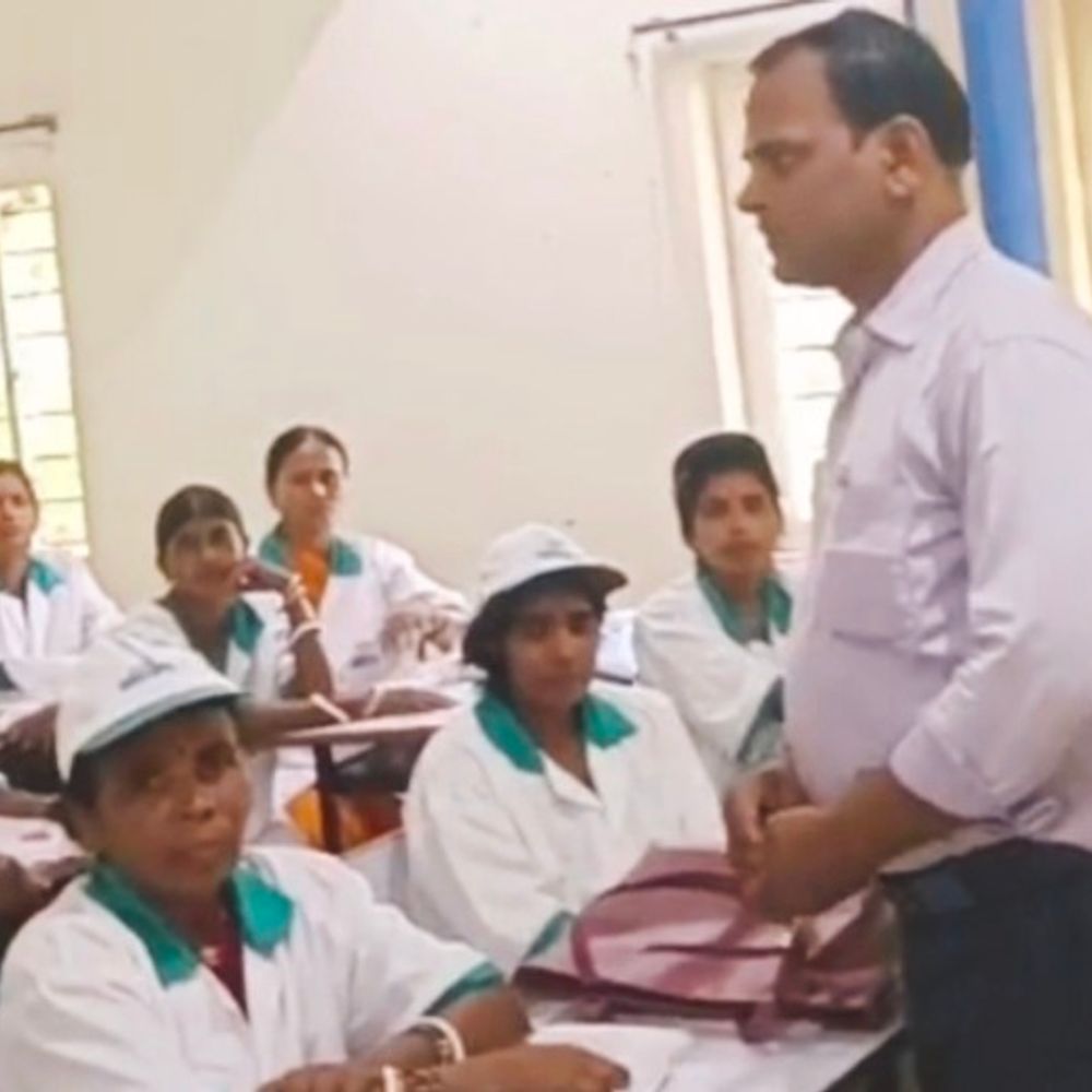 शेखपुरा में डेयरी और वर्मी कंपोस्ट प्रशिक्षण पूरा:आरसेटी ने 28 महिलाओं को दिए प्रमाण पत्र, खुद रोजगार शुरू करने का मिलेगा मौका