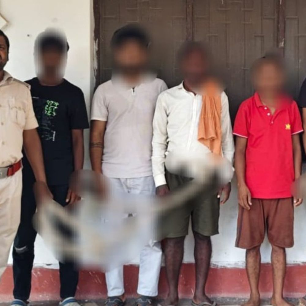 नालंदा में साइबर ठग गिरोह का पर्दाफाश:6 गिरफ्तार; तांत्रिक बनकर वशीकरण और एस्कॉर्ट जॉब का झांसा देकर करते थे ठगी, 10 मोबाइल बरामद