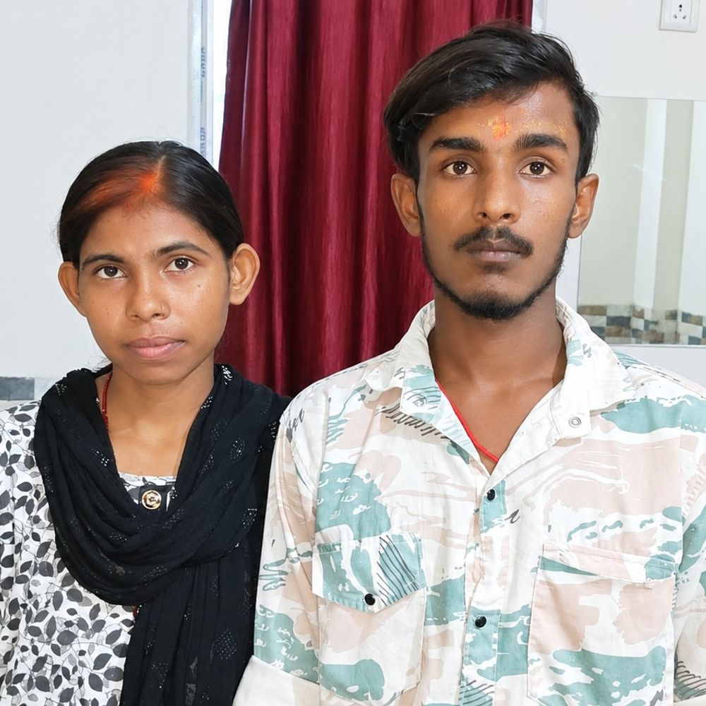 चाय दुकानदार ने भाभी की बहन से की शादी:जमुई में होटल के बाहर परिजन ने किया हंगामा, गवाह दोस्त की चप्पल से की पिटाई