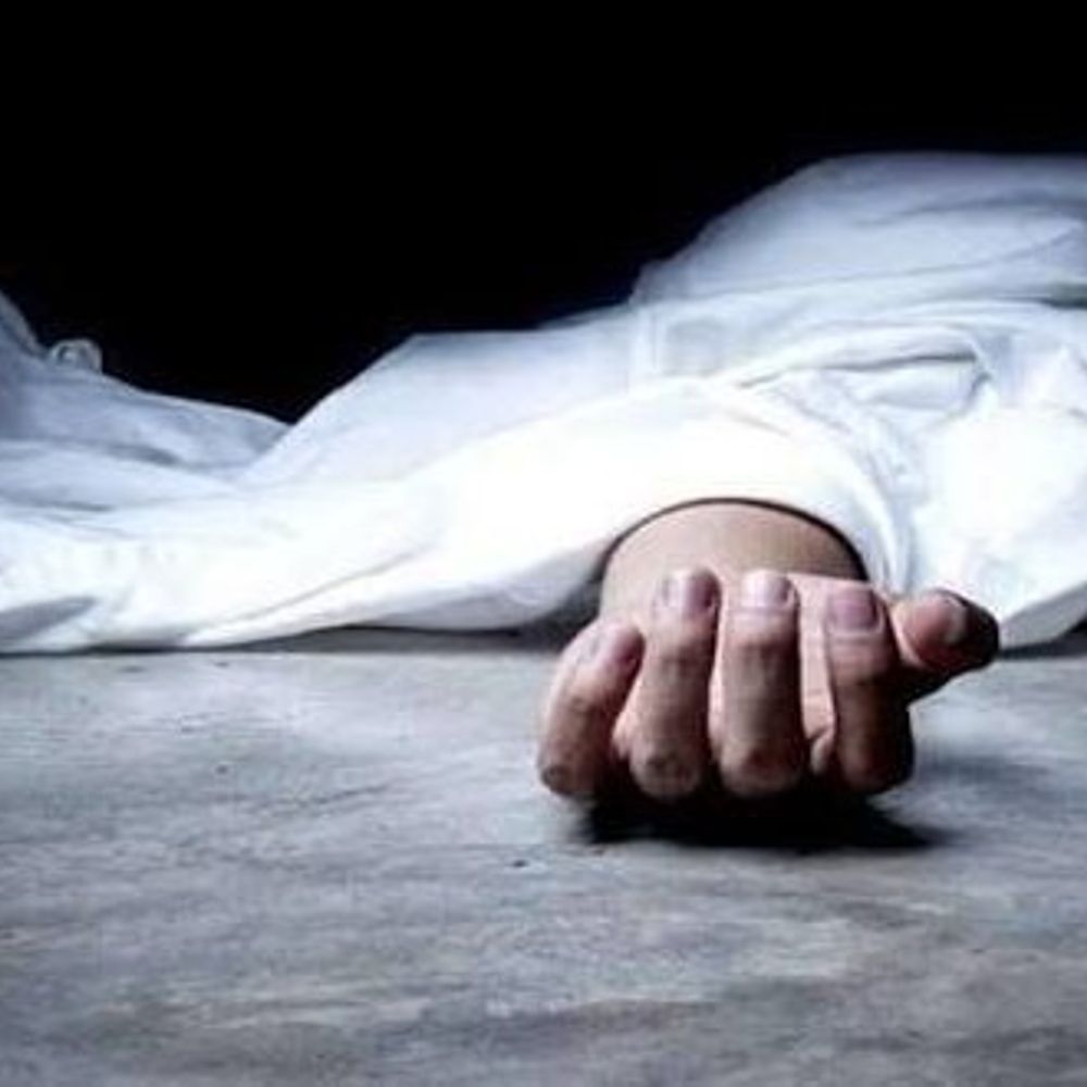 बुद्धेश्वर मंदिर के गेट पर मिला अधेड़ का शव:पटना का रहने वाला था, पुलिस ने पोस्टमॉर्टम के लिए भेजा