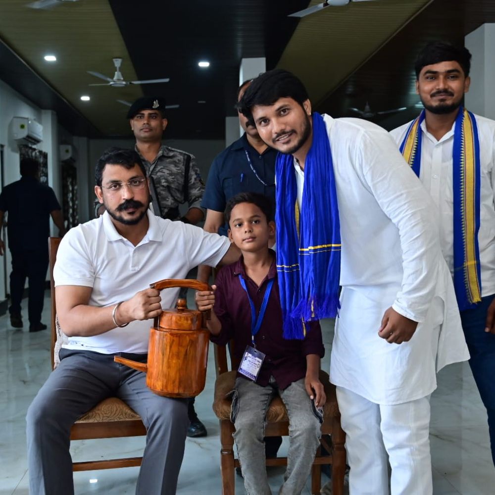 चंद्रशेखर आजाद ने राहुल राव को बनाया रॉबर्ट्सगंज विधानसभा प्रत्याशी:रॉबर्ट्सगंज विधानसभा क्षेत्र में युवा चेहरे की एंट्री, पार्टी ने युवा मोर्चा अध्यक्ष पर जताया भरोसा