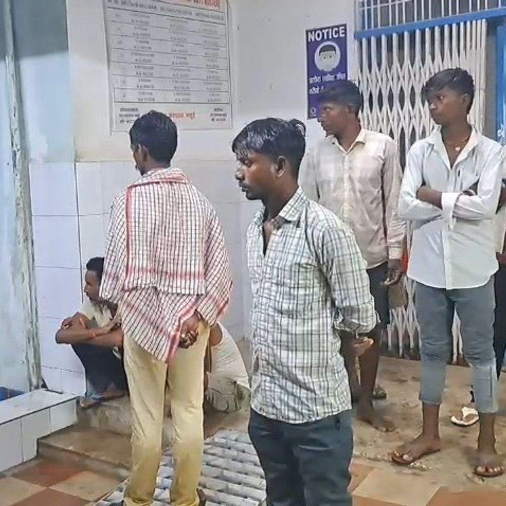 जमुई में पोखर किनारे बैठा था युवक,उठते समय फिसला पैर:गहरे पानी में डूबने से मौत, ग्रामीणों ने बाहर निकाला; पहुंचाया अस्पताल
