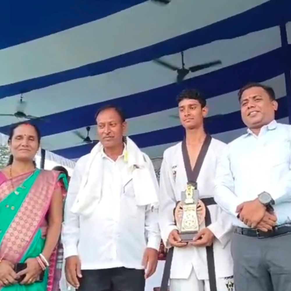 शेखपुरा में 3 डेज स्कूल स्पोर्ट्स कॉम्पटीशन शुरू:DM शेखर आनंद ने किया उद्घाटन, बोले- खेल से शारीरिक-मानसिक विकास
