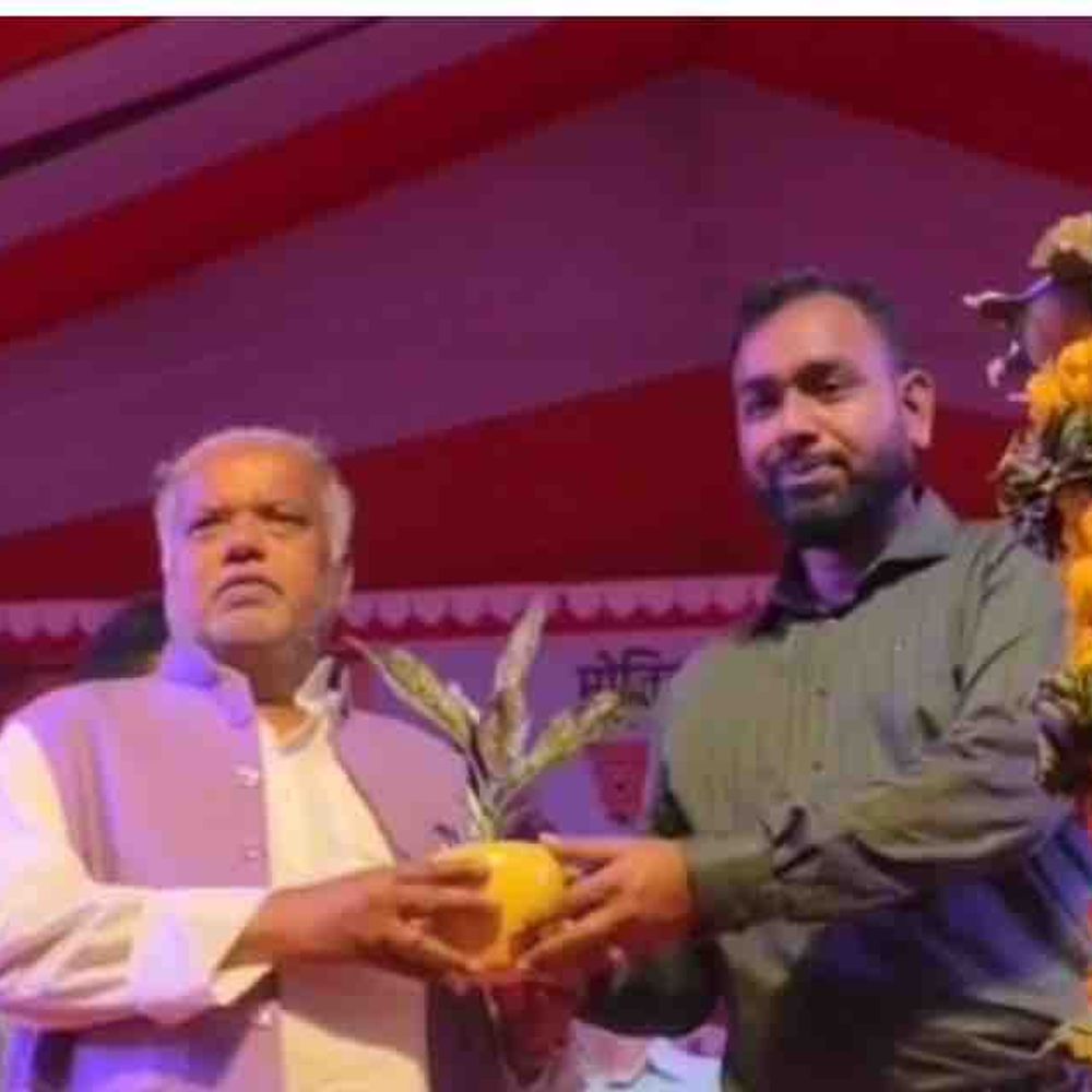 बापूधाम महोत्सव में कवियों की प्रस्तुतियों ने बांधा समां:मोतिहारी में महोत्सव का समापन, मंत्री श्रवण कुमार ने सफल आयोजन पर दी बधाई