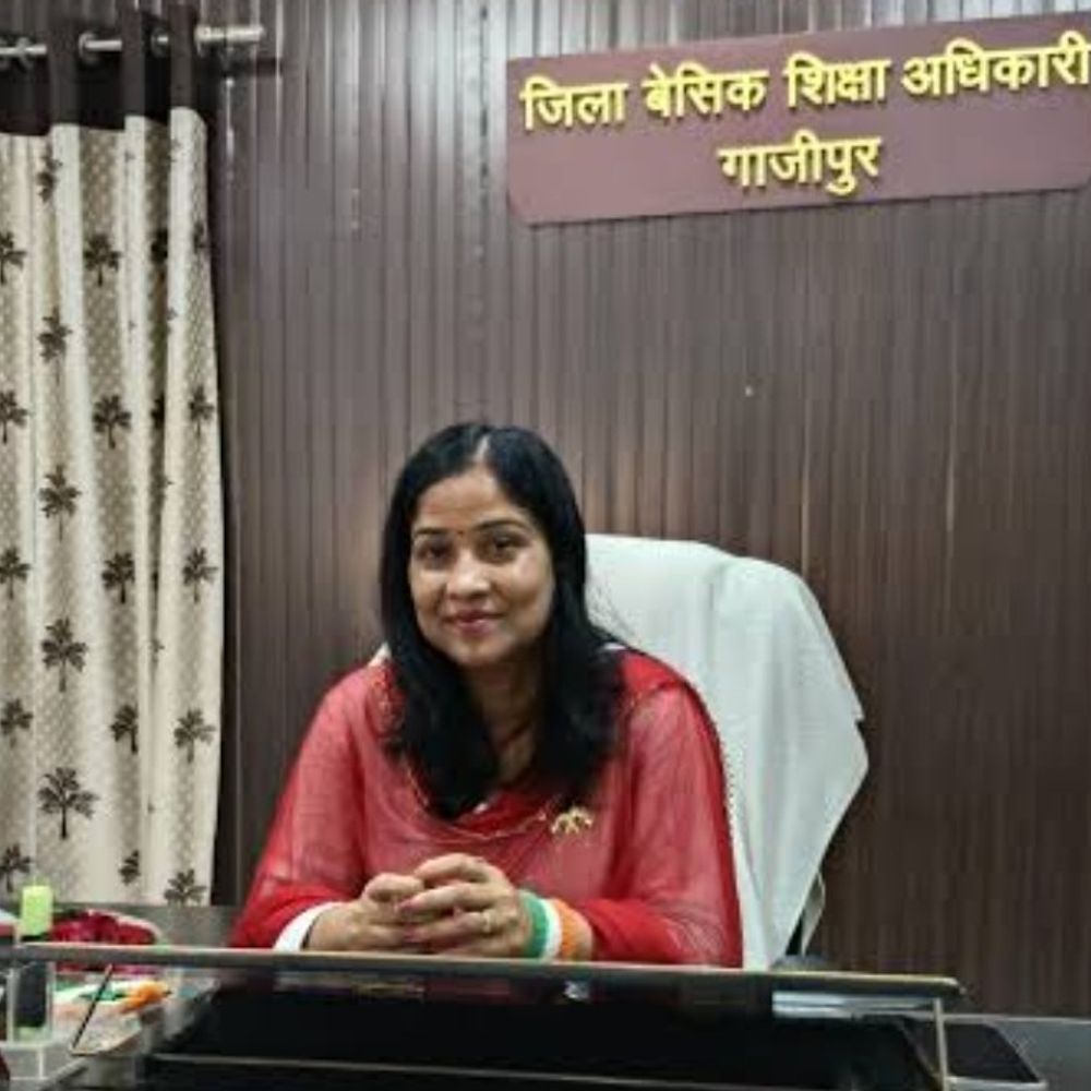 बारिश को देखते हुए गाजीपुर में स्कूल बंद:कक्षा 1 से 8 तक के बच्चों को छुट्टी, प्रशासन ने जारी किया आदेश