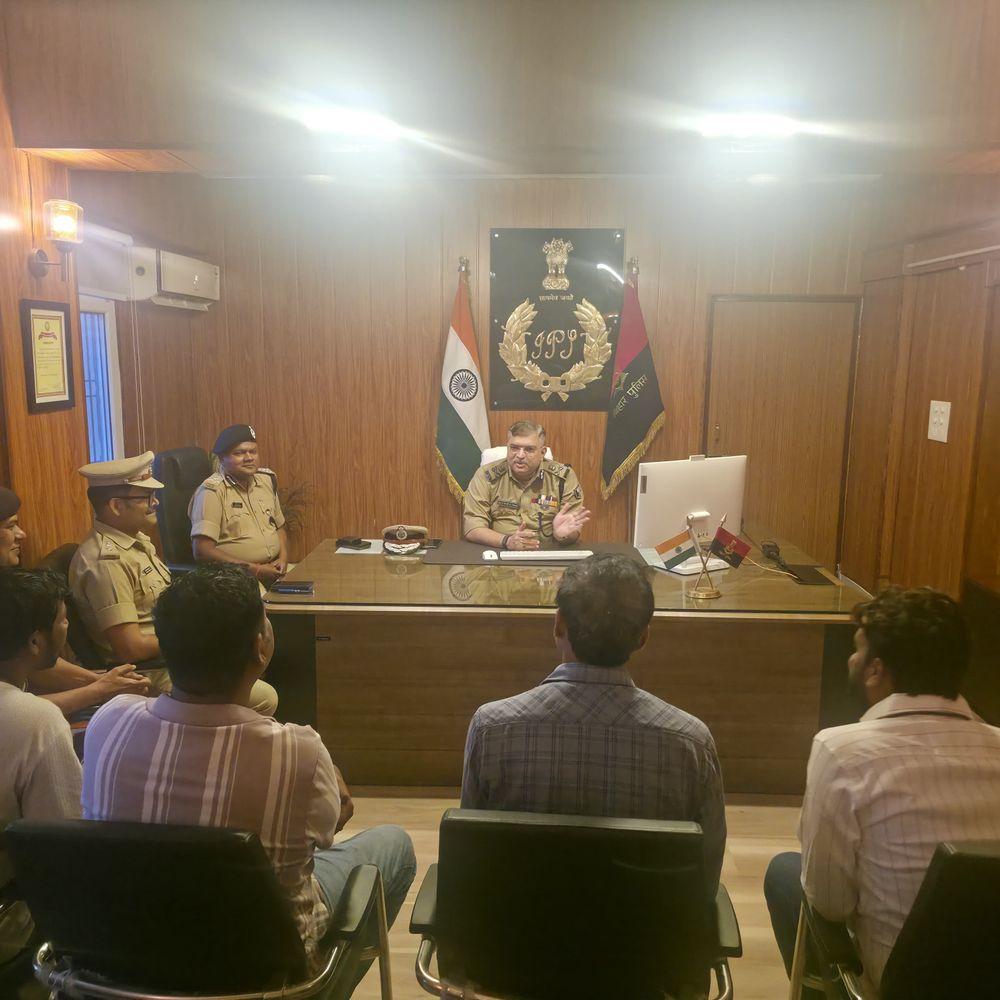 ADG ने मुजफ्फरपुर में SSP-SDPO कार्यालय का निरीक्षण किया:लंबित फाइलों की समीक्षा की, अपराध रोकने के दिए निर्देश