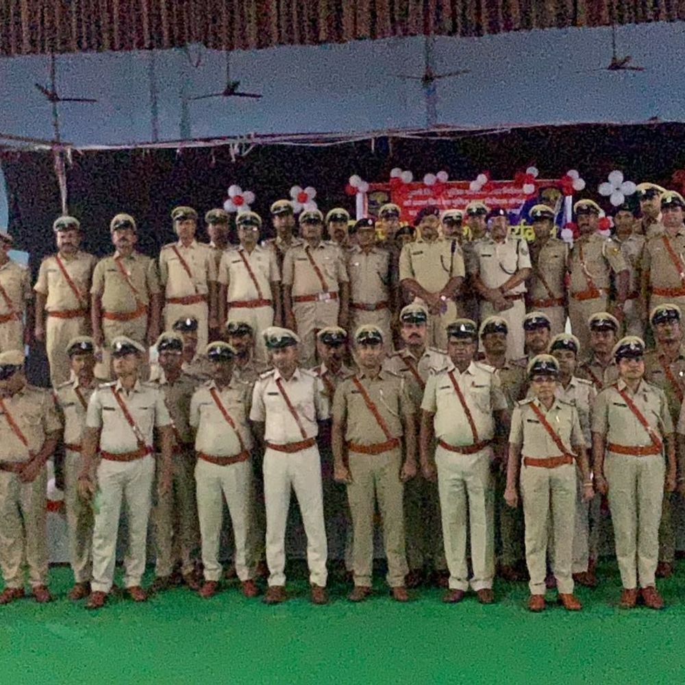 मधुबनी में 85 जमादार दारोगा बने:पीपिंग समारोह में बैच लगाकर दी नई जिम्मेदारी, पुलिसकर्मियों में दिखा उत्साह