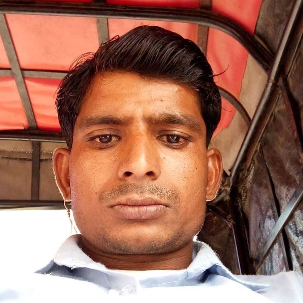 मोटर चेक करते समय युवक को लगा करंट, मौत:बोरिंग में डालकर बिजली बोर्ड से जोड़ रहा था; पत्नी और 3 बच्चों को छोड़ गया