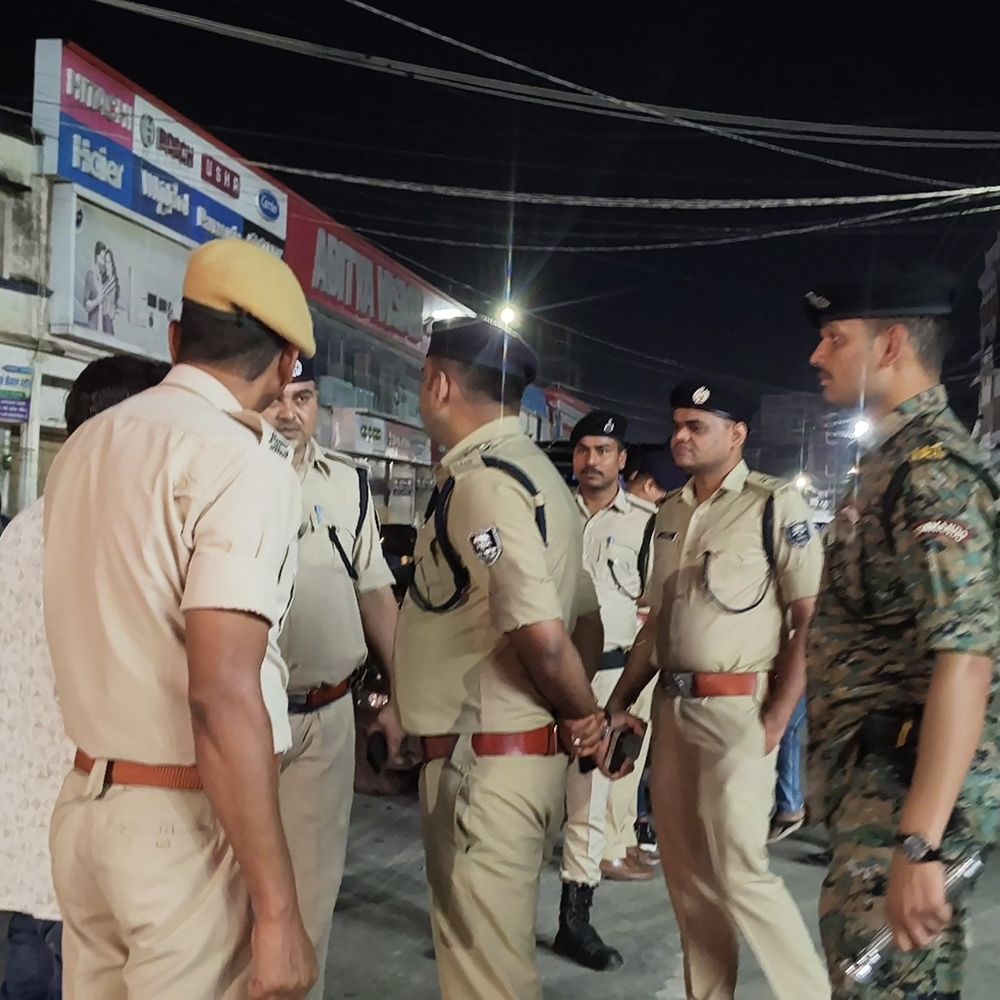 शिवहर में देर रात एसपी ग्राउंड पर:जीरो माइल चौक पर चला सघन गाड़ी चेकिंग अभियान