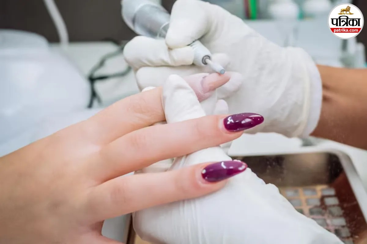 हाथों की खूबसूरती बढ़ाने के लिए Acrylic या Gel Nails करवाना चाहिए या नहीं? Cleveland Clinic से जानें नुकसान