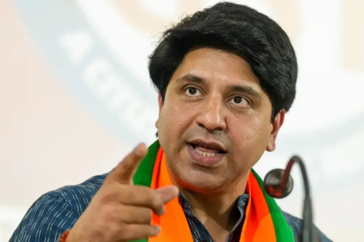 BJP से इस्तीफे के बाद शहजाद पूनावाला ने शूरू किया नया चैप्टर, शो का प्रोमो आते ही लोगों ने दिए रिएक्शन