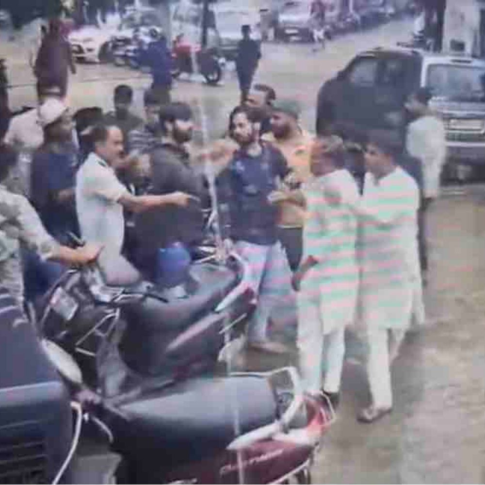 सपा कार्यकर्ता ने कांग्रेस यूथ अध्यक्ष पर FIR कराई:कानपुर में फेसबुक पोस्ट हटाने को लेकर विवाद, CCTV फुटेज भी वायरल