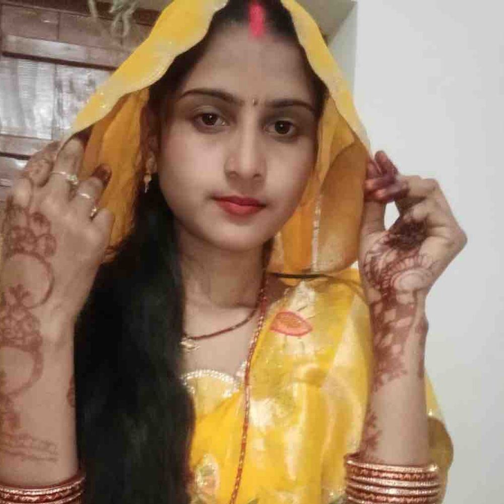 मोतिहारी में महिला की हत्या, ससुराल वाले घर छोड़ फरार:बेटा बोला -भोला अंकल ने मारा, नहाने जा रही मां को रस्सी से लटकाया