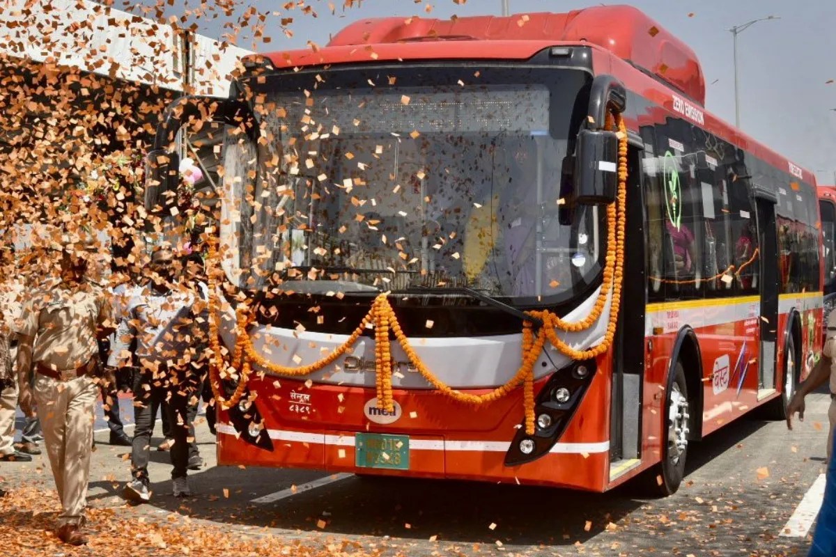 गणेशोत्सव 2026: मुंबई में रात में पंडाल घूमने वालों के लिए बड़ी राहत, BEST चलाएगी अतिरिक्त बसें, देखें रूट