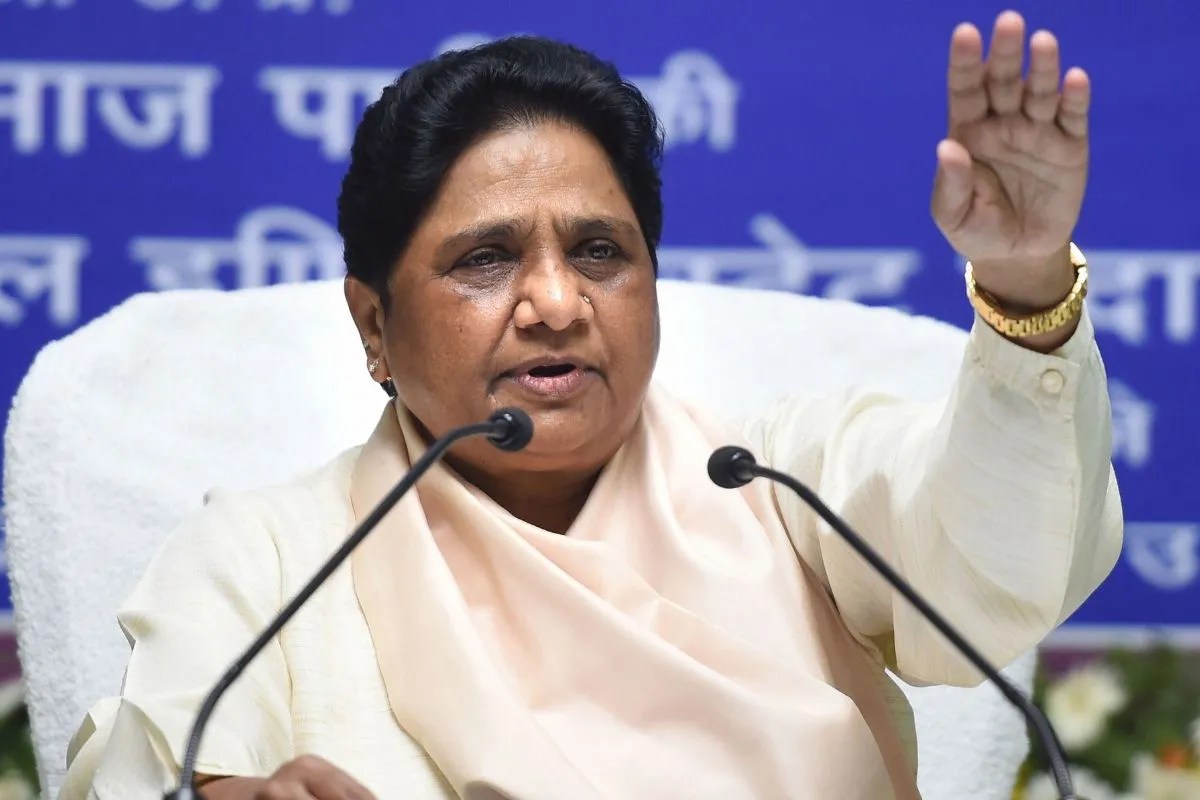 मायावती का बड़ा बयान; अशोक सिद्धार्थ राजनीति से लें संन्यास, तभी हो सकेगी आकाश आनंद की वापसी