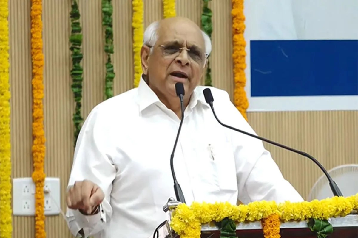 गुजरात में उद्योगों के लिए सरल कानून और नीतियों पर जोर, CM भूपेंद्र पटेल बोले- समय पर मिले सरकारी सहायता