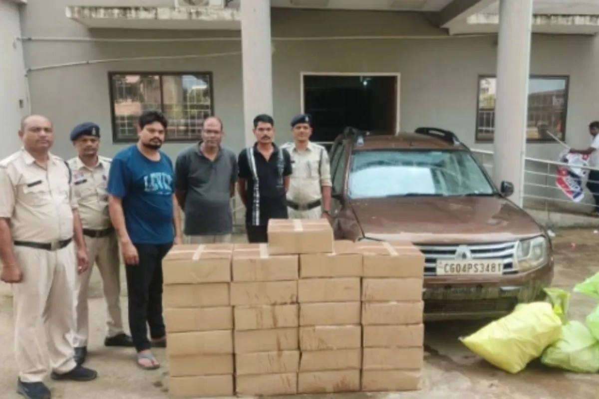 महासमुंद में शराब तस्करी का बड़ा खुलासा, नकली होलोग्राम-लेबल के साथ 7 गिरफ्तार, 50 लाख की संपत्ति जब्त
