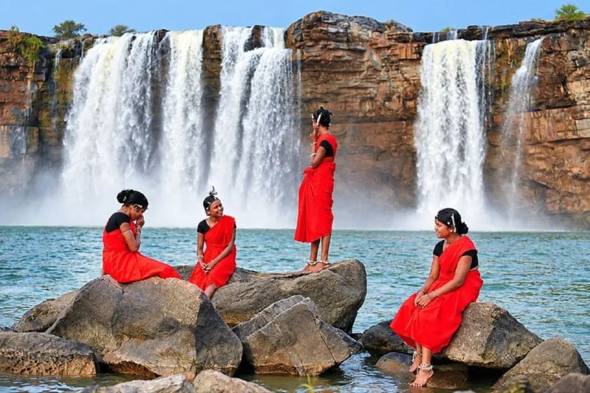 बस्तर की खूबसूरती अब बनेगी रोजगार का जरिया, पर्यटन से गांवों तक पहुंचेगा विकास, जानें कैसे