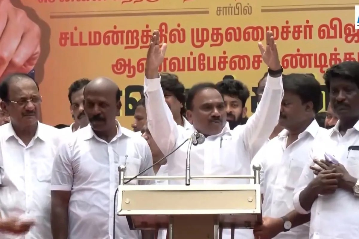 विधानसभा में नहीं मिली बोलने की जगह, अब सड़क पर उतरी DMK; CM विजय के खिलाफ चेन्नई में प्रदर्शन