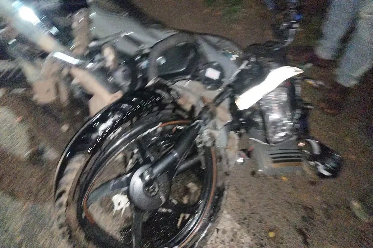 दो बाइक की आमने-सामने टक्कर में तीन युवकों की मौत, 3 घायल