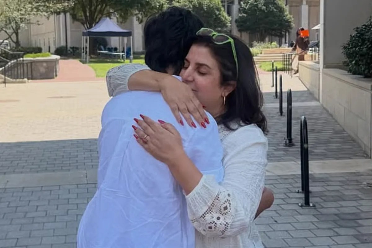भारत छोड़ विदेश में पढ़ाई पूरी करने गए फराह खान के तीनों बच्चे, भावुक होकर बोलीं- मेरे दिल के तीन टुकड़ों जी लो अपनी जिंदगी